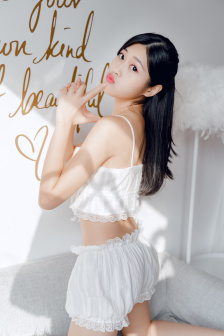 与僧侣的色欲之夜